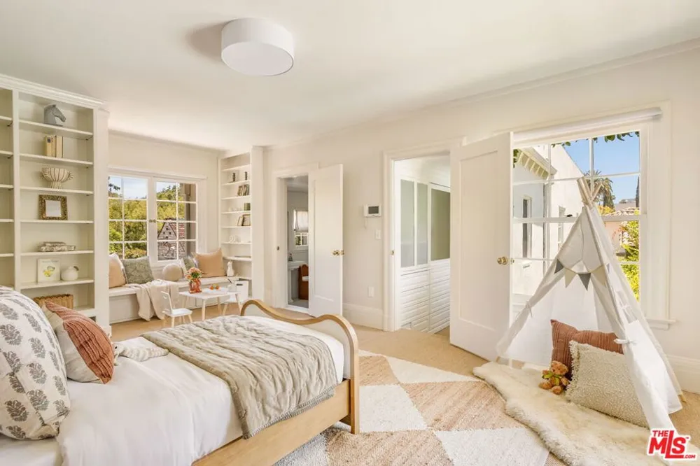 612 Lorraine Boulevard Los Angeles, CA 90005