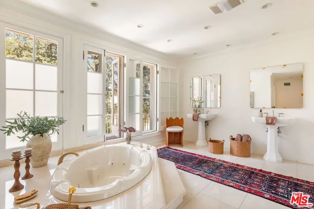 612 Lorraine Boulevard Los Angeles, CA 90005