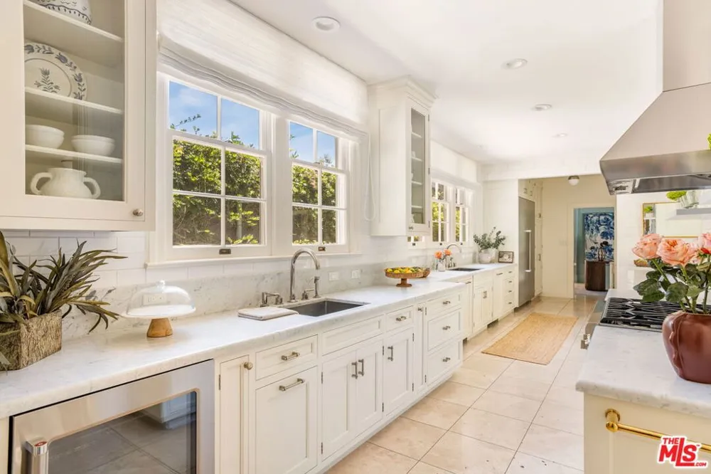612 Lorraine Boulevard Los Angeles, CA 90005