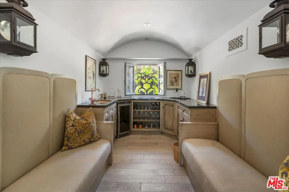 523 Beverly Drive Beverly Hills, CA 90210