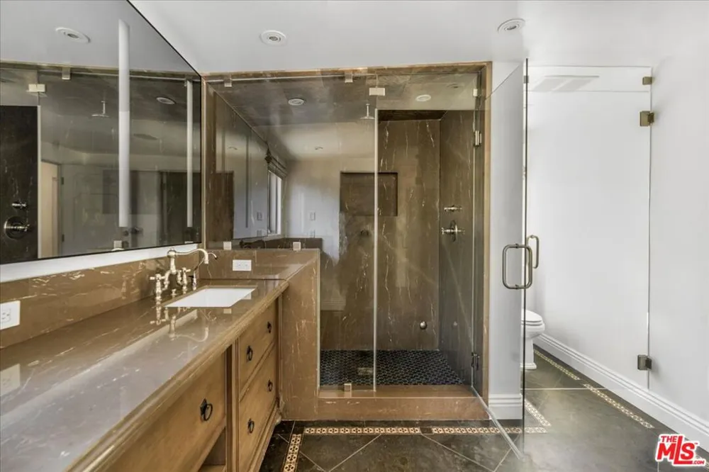 523 Beverly Drive Beverly Hills, CA 90210