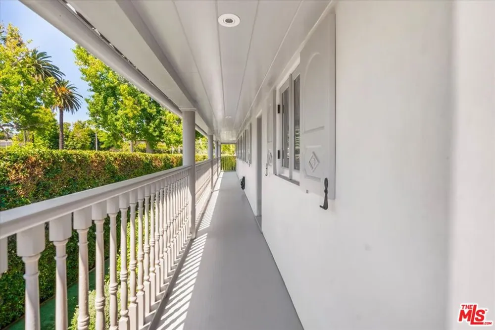 523 Beverly Drive Beverly Hills, CA 90210