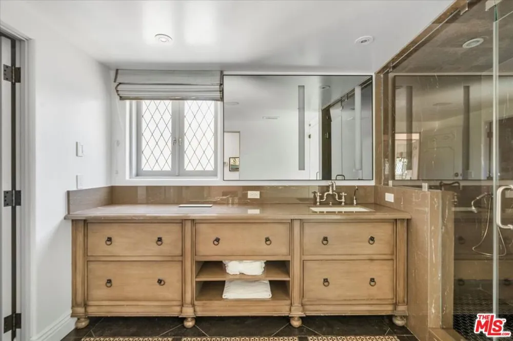 523 Beverly Drive Beverly Hills, CA 90210