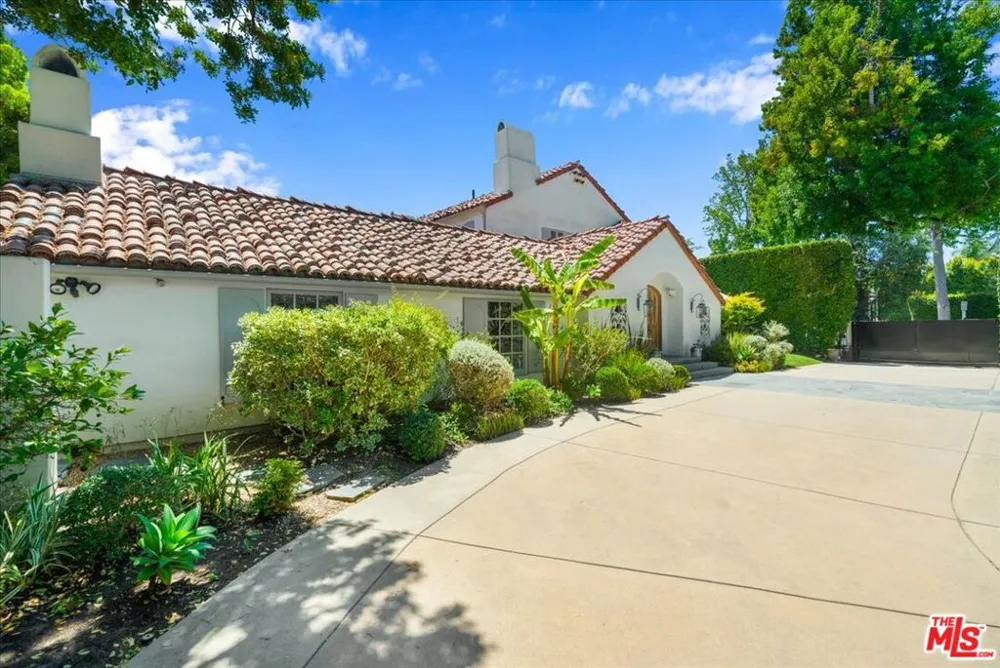523 Beverly Drive Beverly Hills, CA 90210