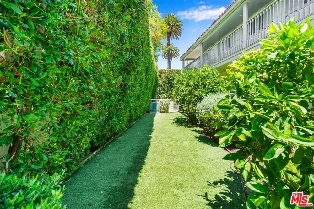 523 Beverly Drive Beverly Hills, CA 90210