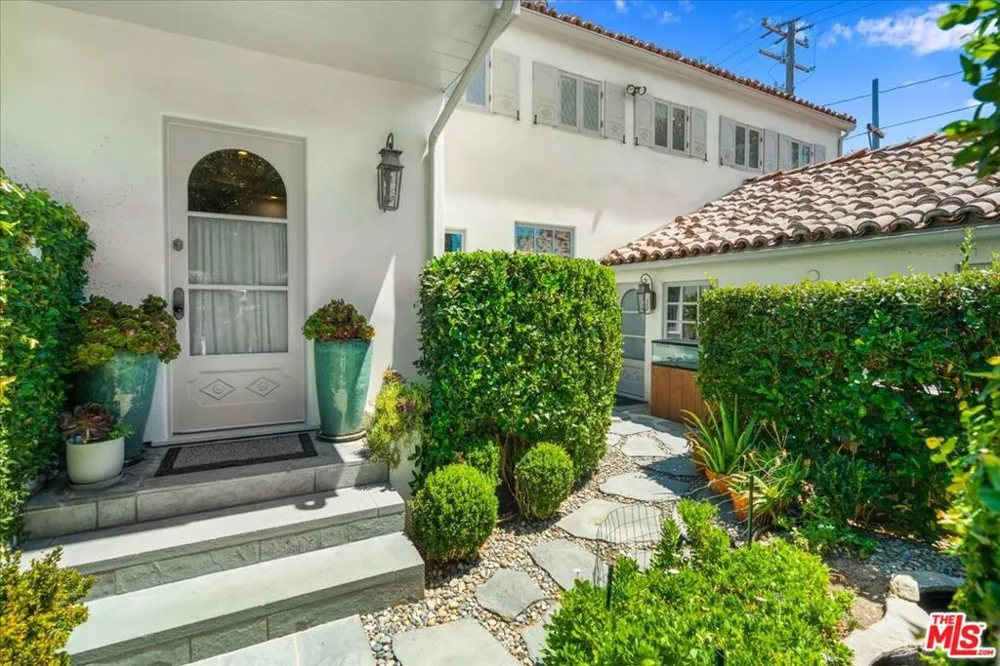 523 Beverly Drive Beverly Hills, CA 90210