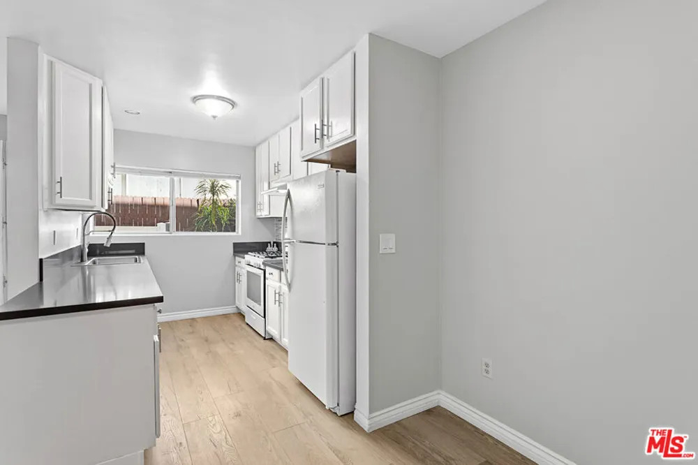 11743 Mayfield #3 Los Angeles, CA 90049