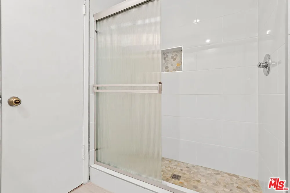 11743 Mayfield #3 Los Angeles, CA 90049
