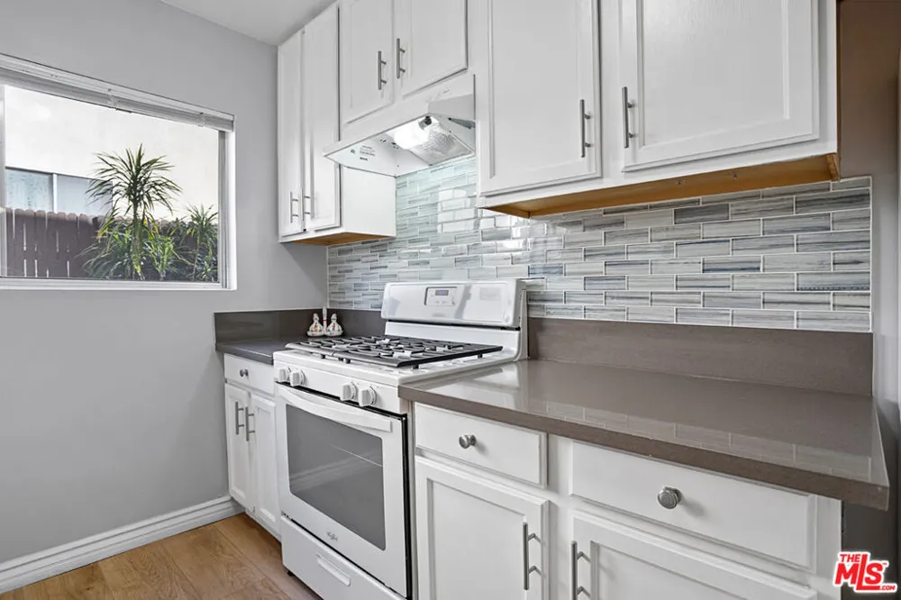 11743 Mayfield #3 Los Angeles, CA 90049
