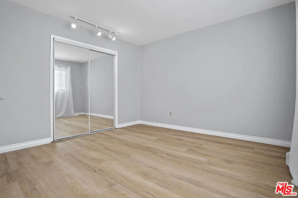 11743 Mayfield #3 Los Angeles, CA 90049