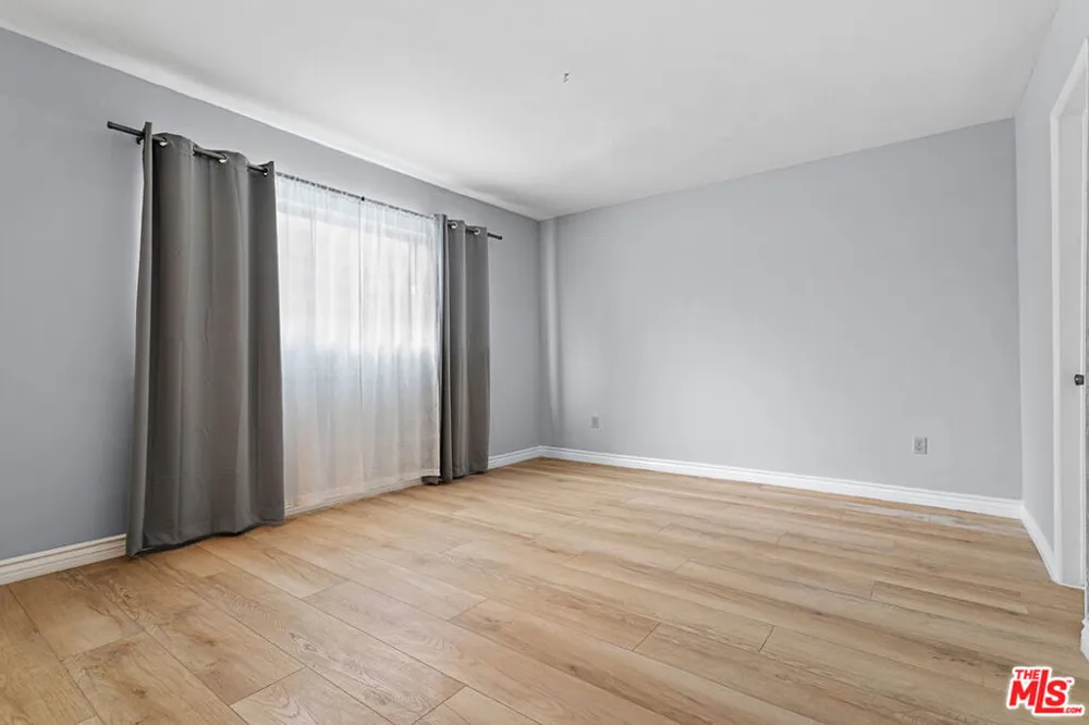 11743 Mayfield #3 Los Angeles, CA 90049