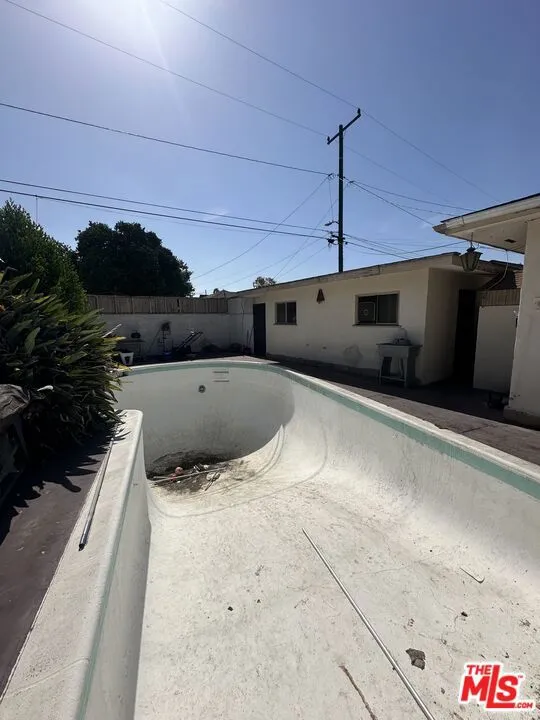 Address Not Shown Compton, CA 90221