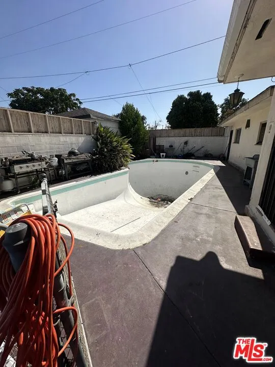 Address Not Shown Compton, CA 90221