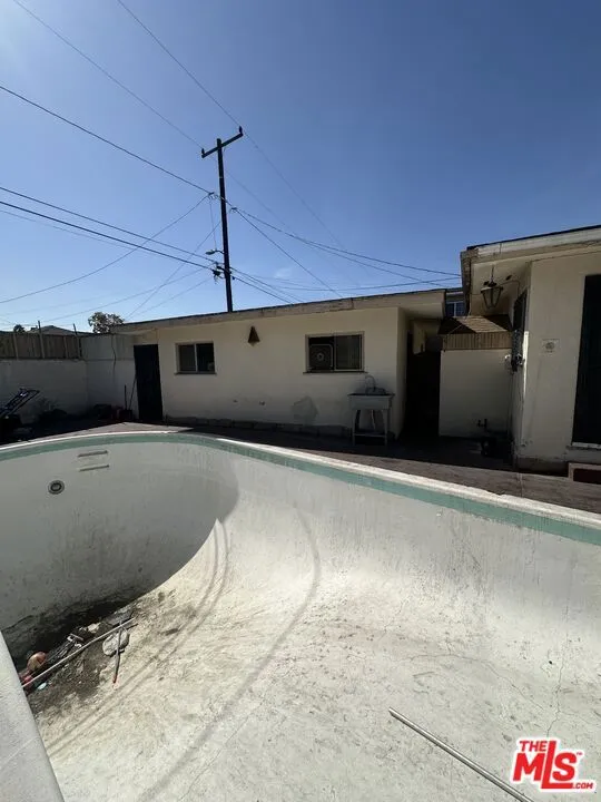 Address Not Shown Compton, CA 90221