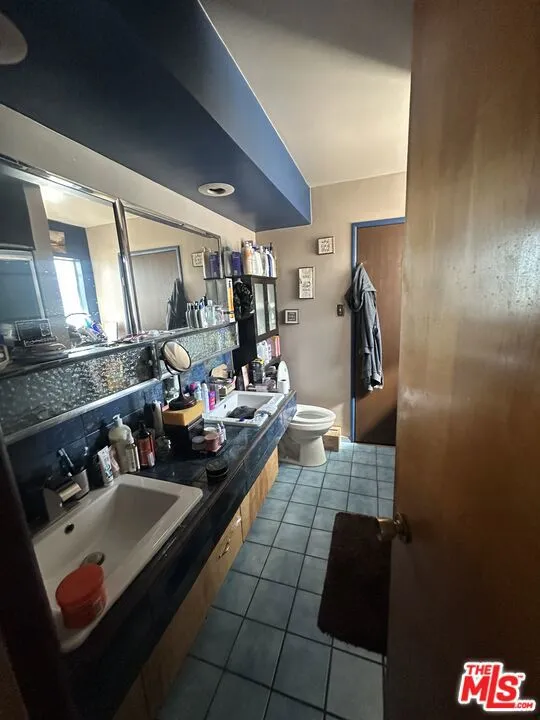 Address Not Shown Compton, CA 90221