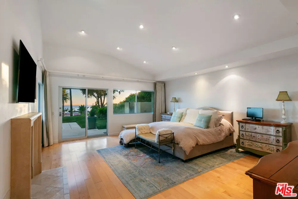 24518 Vantage Point Terrace Malibu, CA 90265