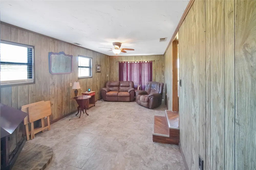6551 Crooked Creek Road Jacksboro, TX 76458