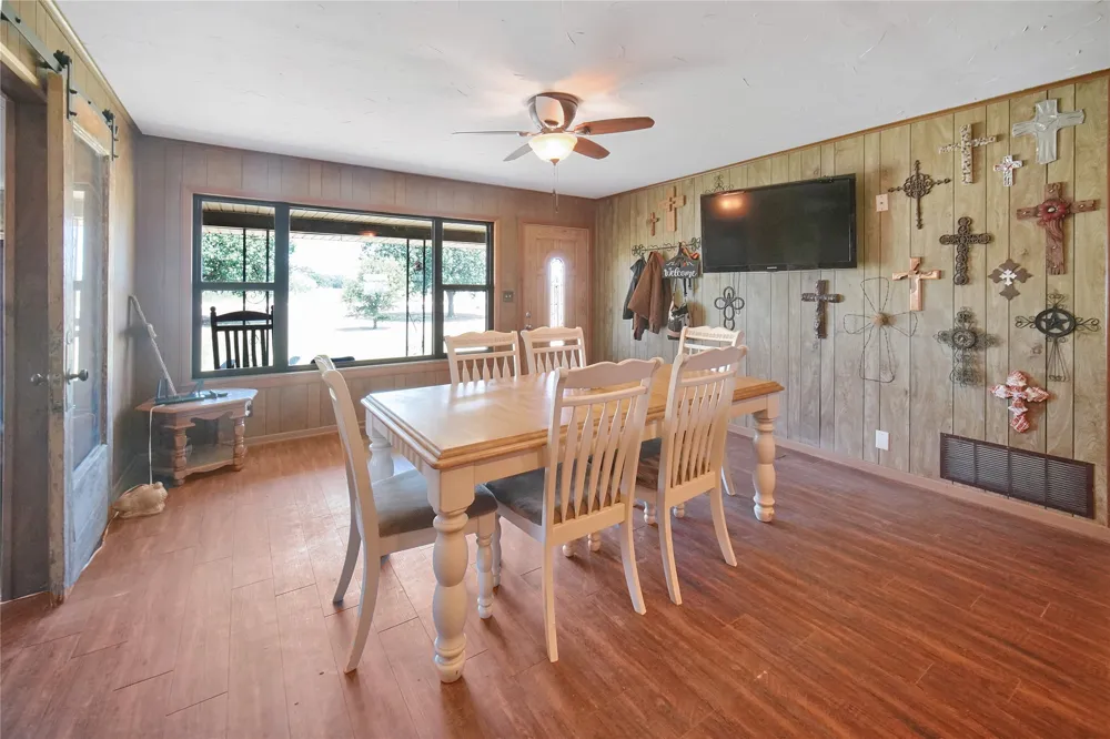 6551 Crooked Creek Road Jacksboro, TX 76458