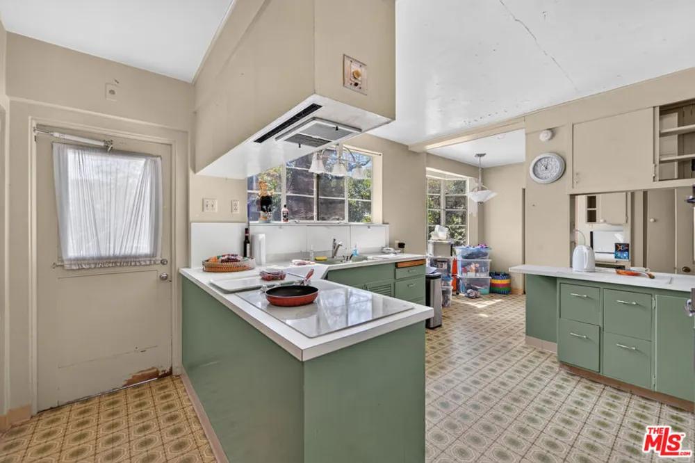 1005 Laurel Road Santa Paula, CA 93060