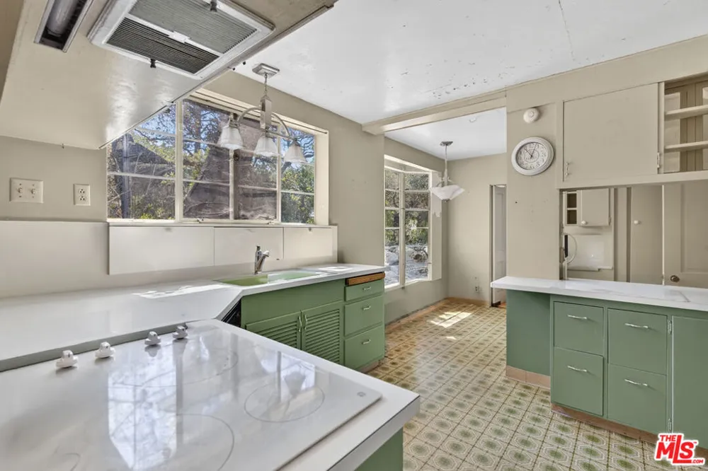 1005 Laurel Road Santa Paula, CA 93060