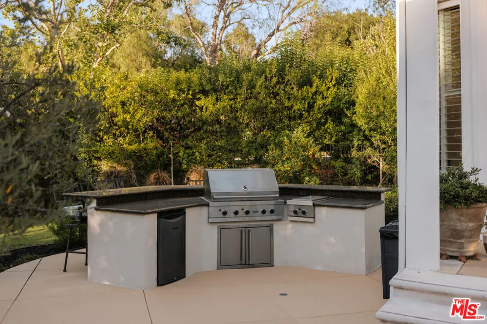 1285 Falling Star Avenue Westlake Village, CA 91362
