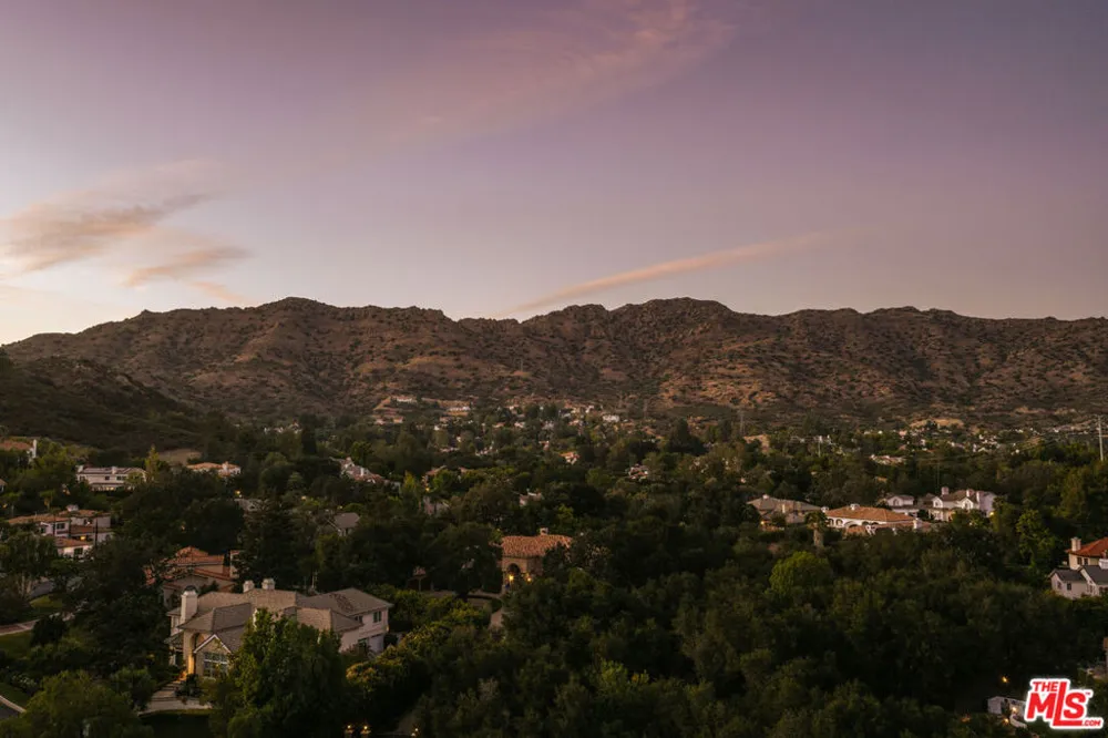 1285 Falling Star Avenue Westlake Village, CA 91362