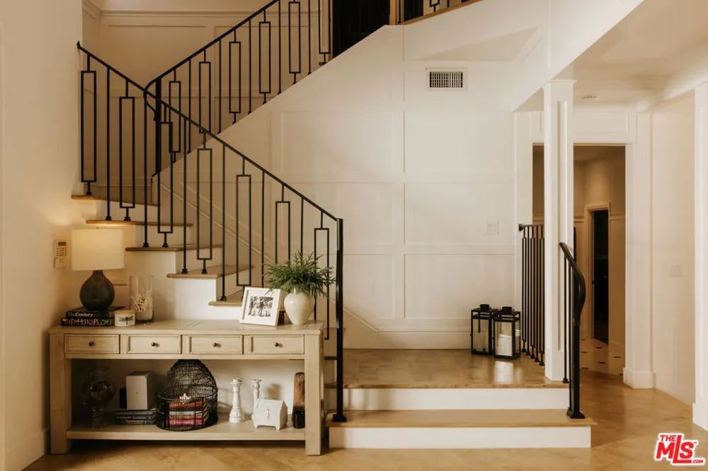 1285 Falling Star Avenue Westlake Village, CA 91362