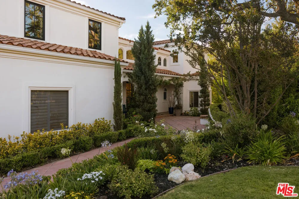 1285 Falling Star Avenue Westlake Village, CA 91362