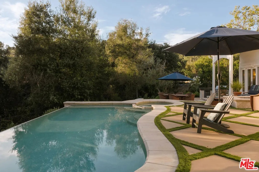 1285 Falling Star Avenue Westlake Village, CA 91362