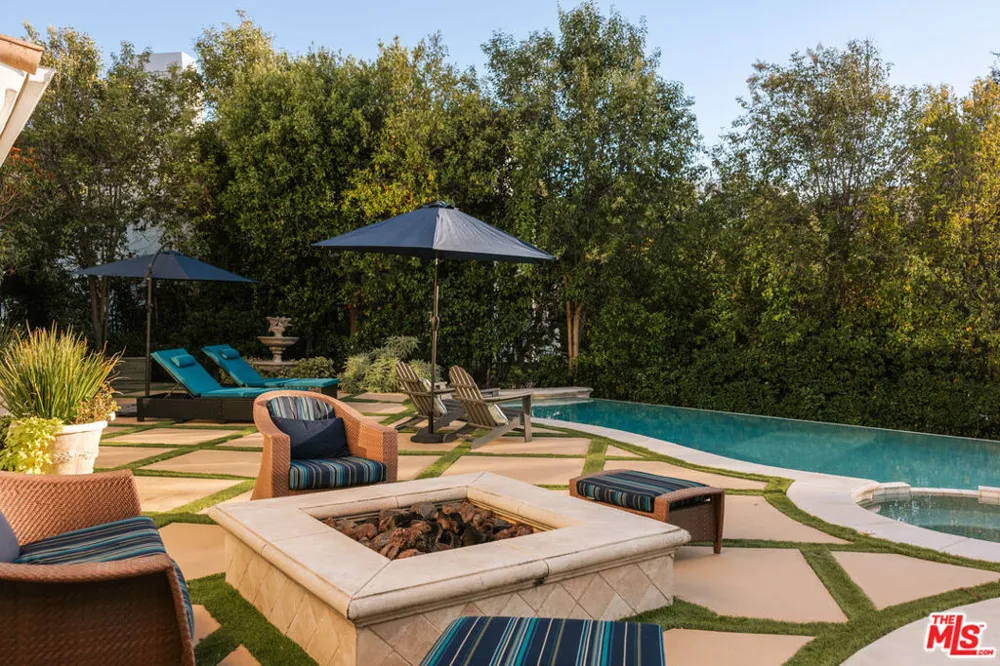 1285 Falling Star Avenue Westlake Village, CA 91362