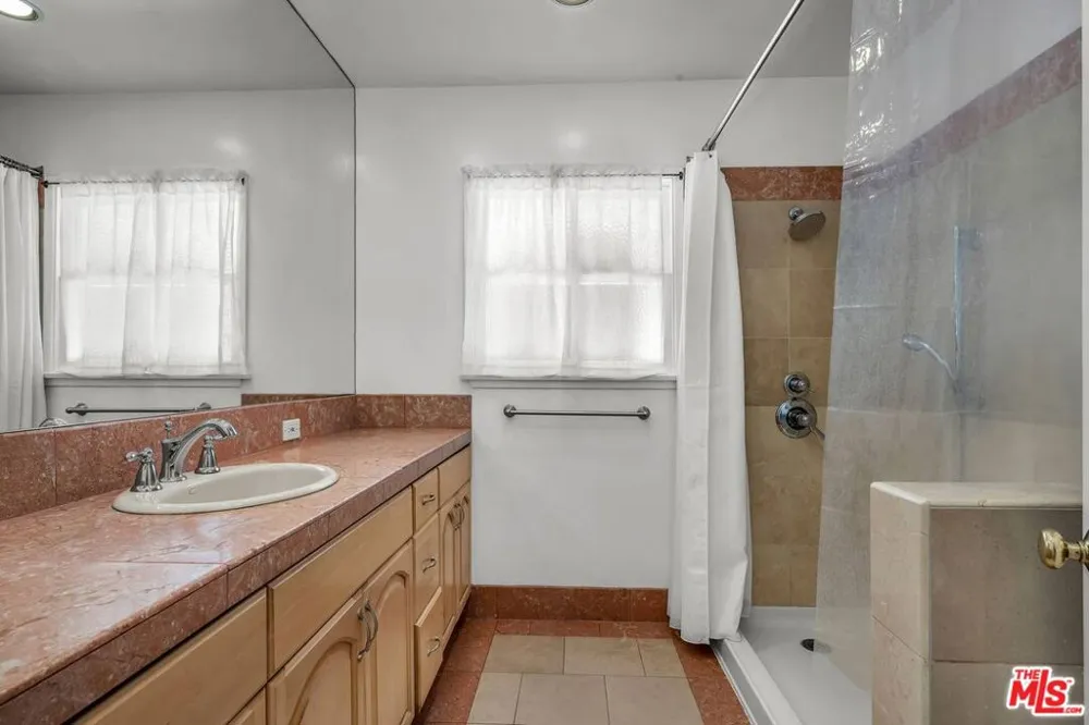 315 26th Street Santa Monica, CA 90402