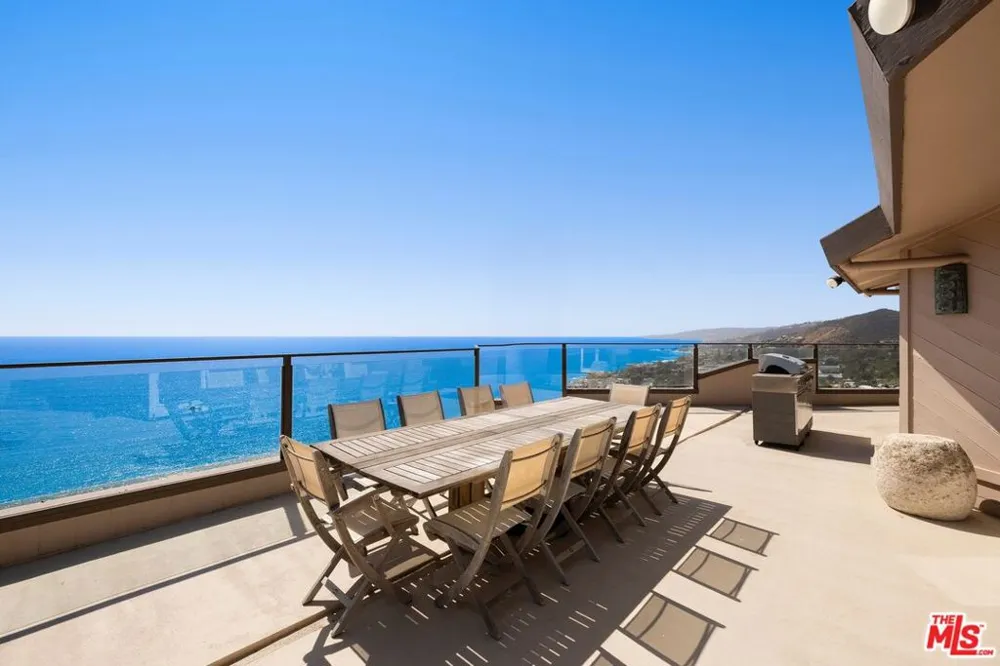 15 Vista De Catalina Laguna Beach, CA 92651