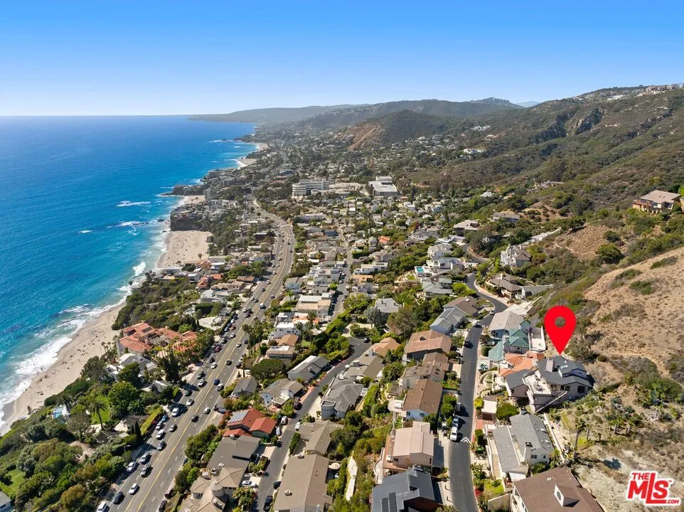15 Vista De Catalina Laguna Beach, CA 92651