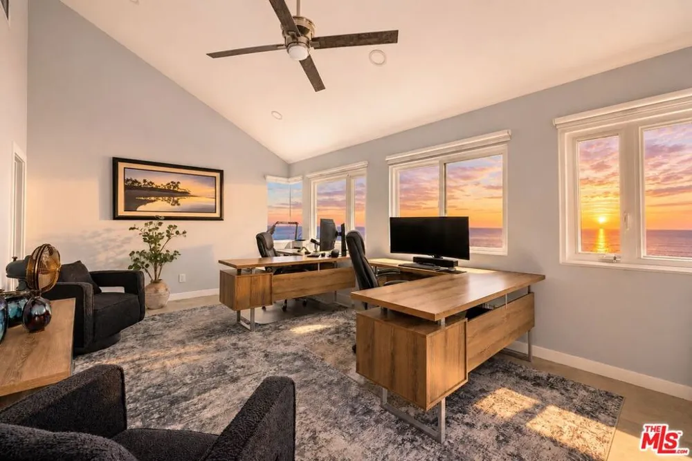 15 Vista De Catalina Laguna Beach, CA 92651
