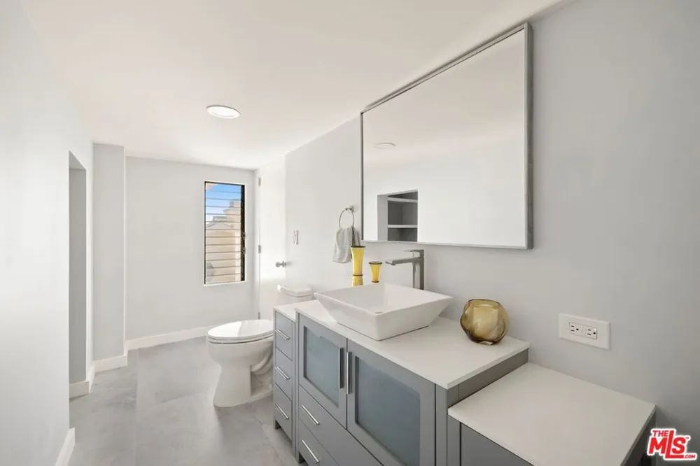 15 Vista De Catalina Laguna Beach, CA 92651