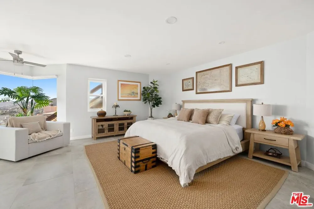 15 Vista De Catalina Laguna Beach, CA 92651