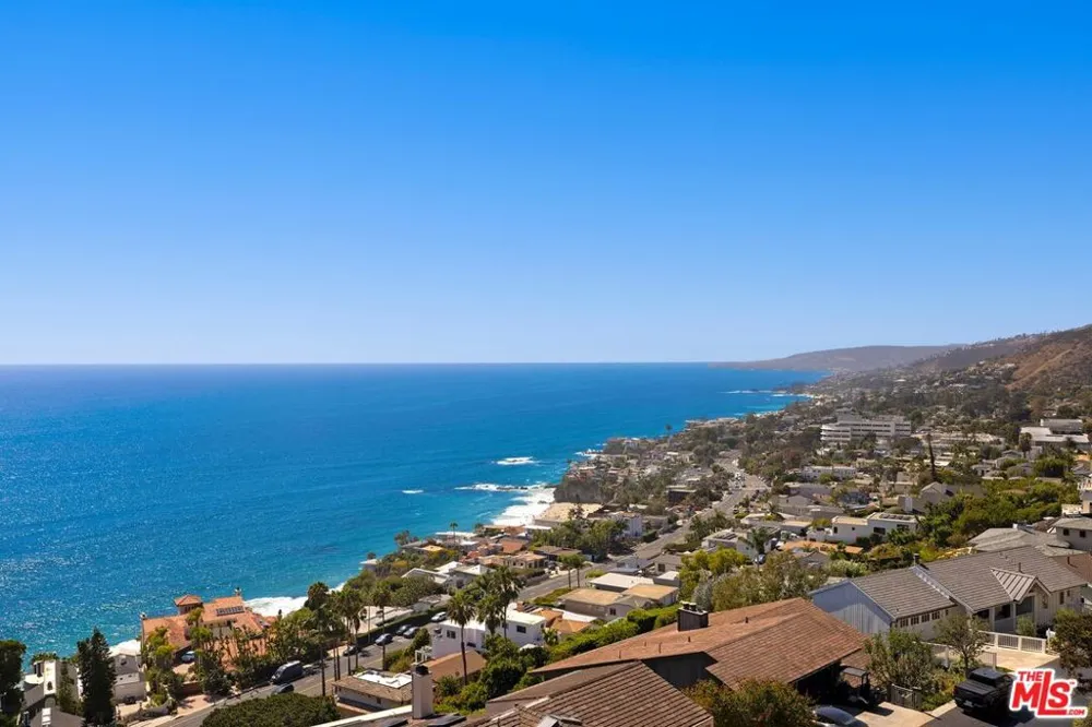 15 Vista De Catalina Laguna Beach, CA 92651