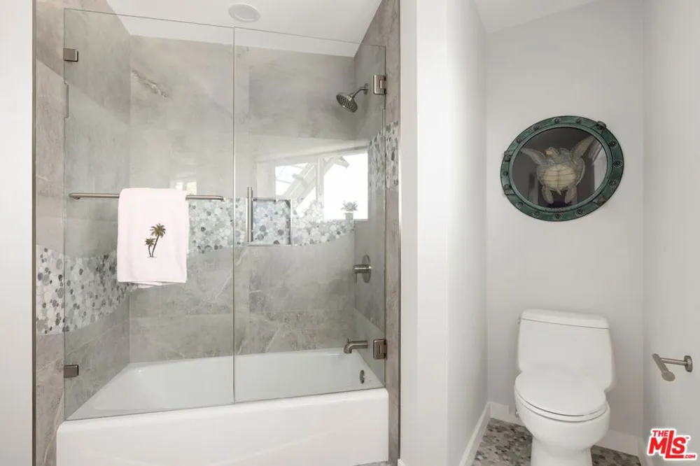 15 Vista De Catalina Laguna Beach, CA 92651