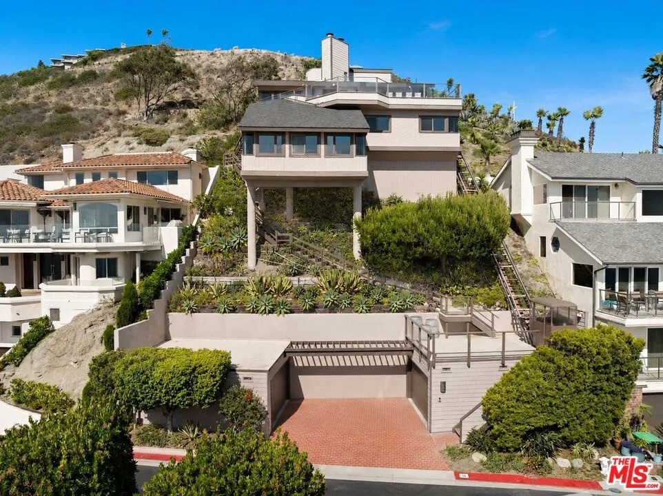 15 Vista De Catalina Laguna Beach, CA 92651