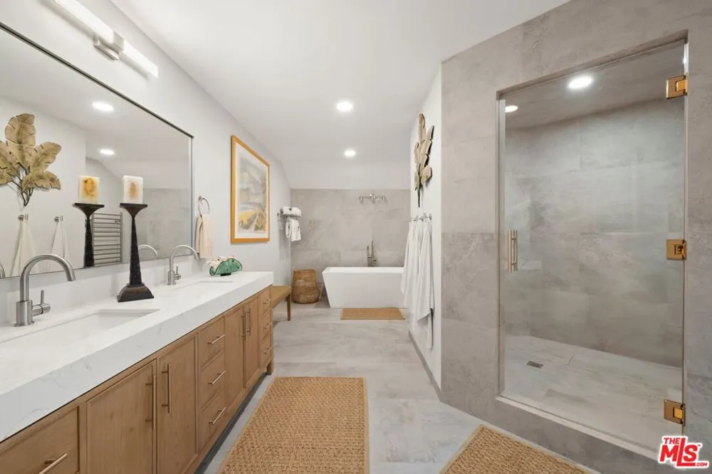 15 Vista De Catalina Laguna Beach, CA 92651
