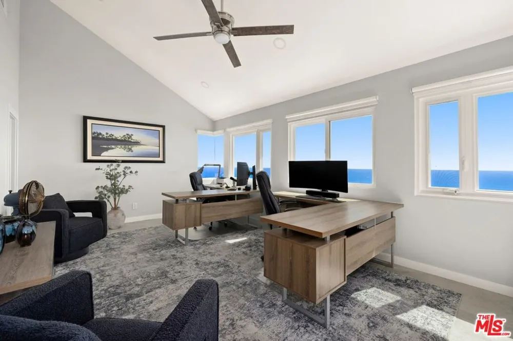 15 Vista De Catalina Laguna Beach, CA 92651