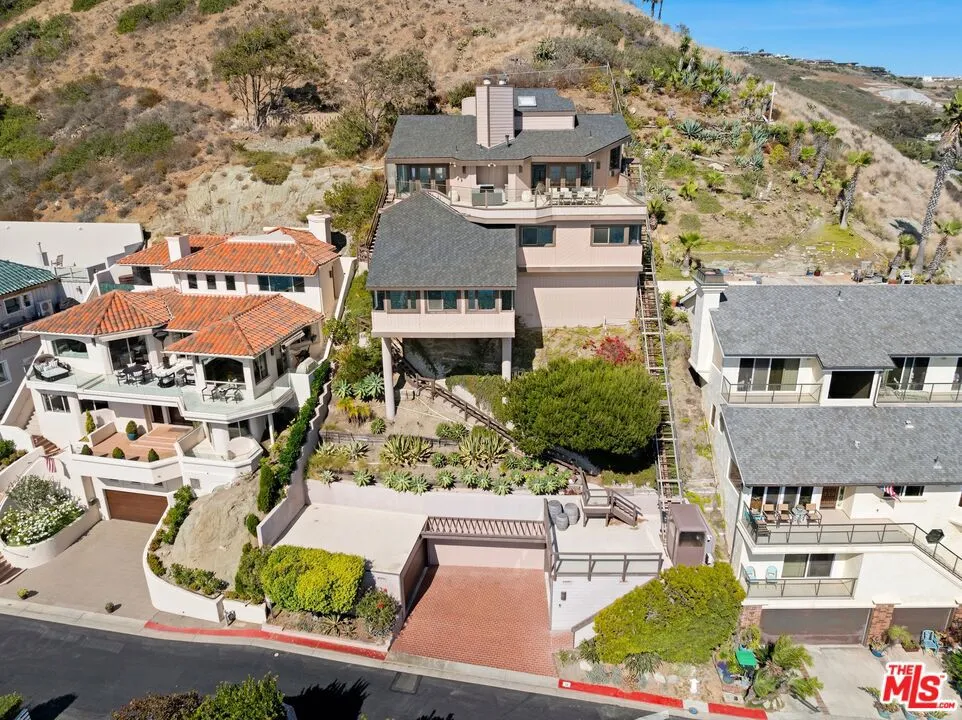 15 Vista De Catalina Laguna Beach, CA 92651