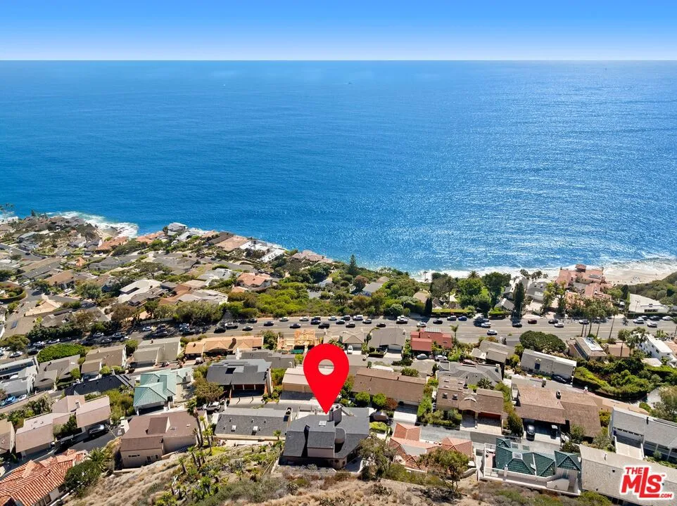15 Vista De Catalina Laguna Beach, CA 92651