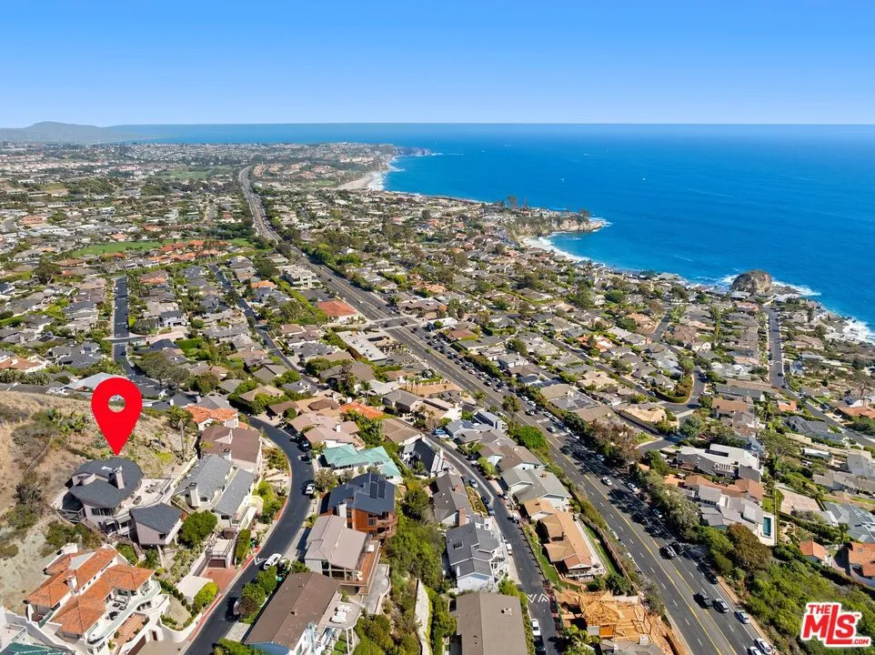 15 Vista De Catalina Laguna Beach, CA 92651