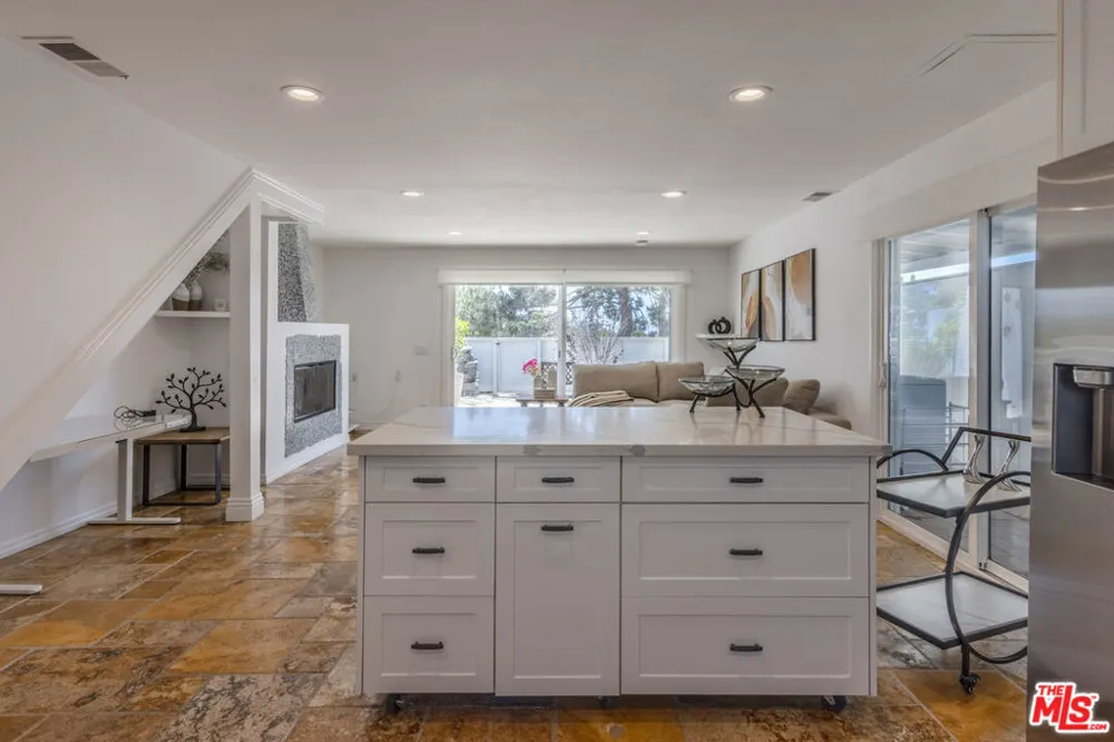 28711 PACIFIC COAST Highway #30 Malibu, CA 90265