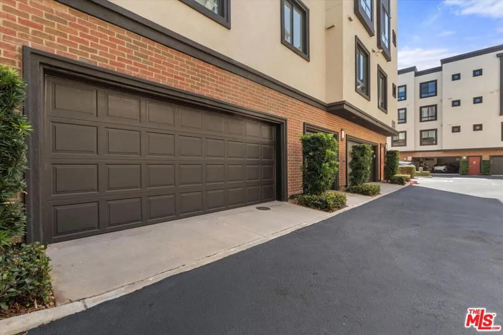 12883 Runway Road #1 Playa Vista, CA 90094