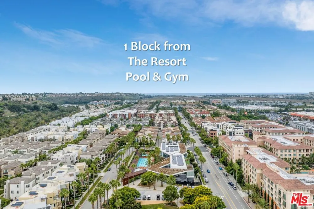 12883 Runway Road #1 Playa Vista, CA 90094