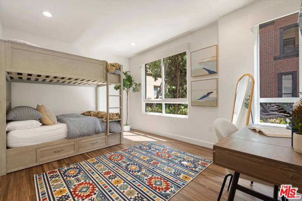 12883 Runway Road #1 Playa Vista, CA 90094