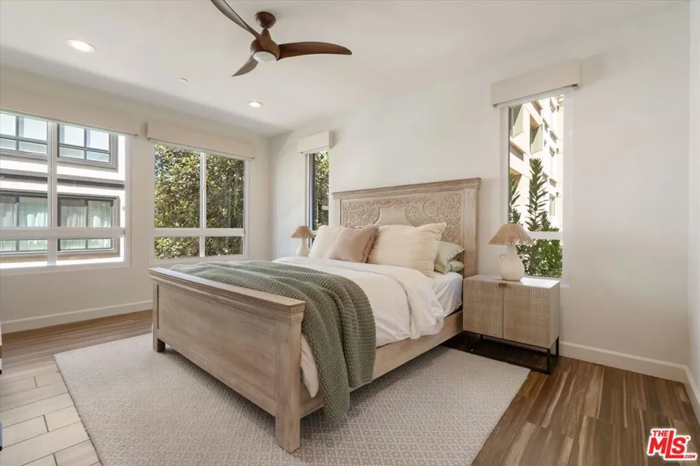 12883 Runway Road #1 Playa Vista, CA 90094