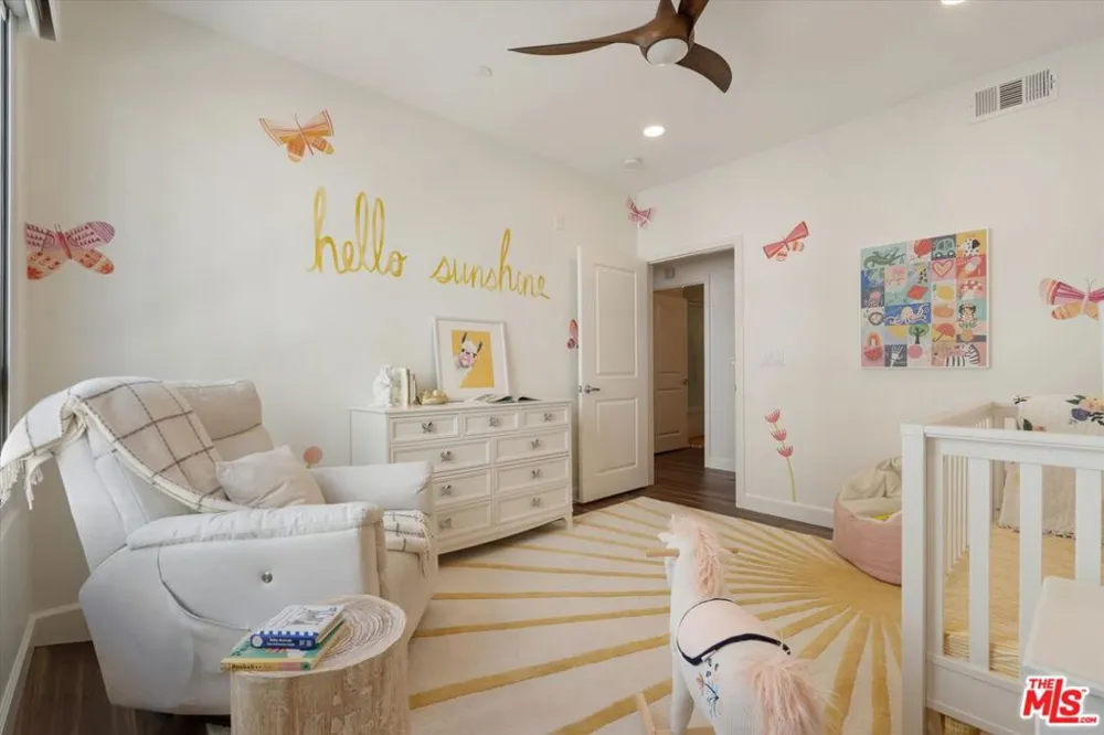 12883 Runway Road #1 Playa Vista, CA 90094